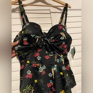 Torrid midkini swim top size 0 BNWT